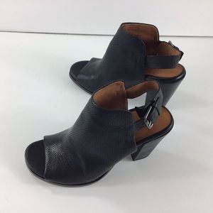 Kenneth Cole  Shiloh Leather Slingback Sandals